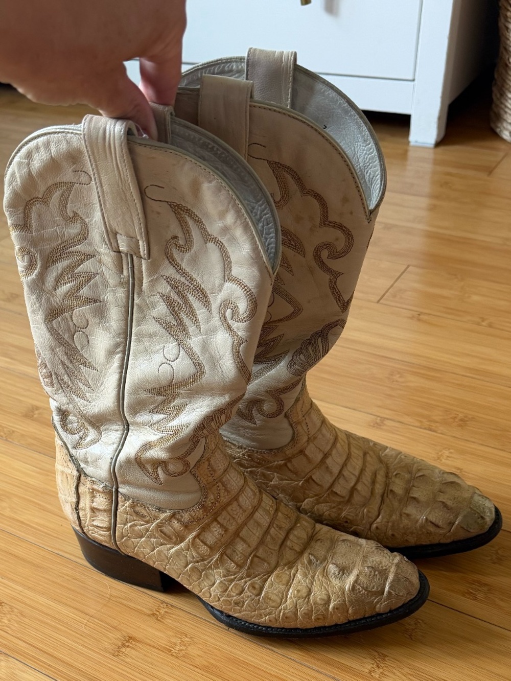 Vintage Genuine Crocodile Western Cowboy Boots Tan Beige Embroidered | Size 7.5